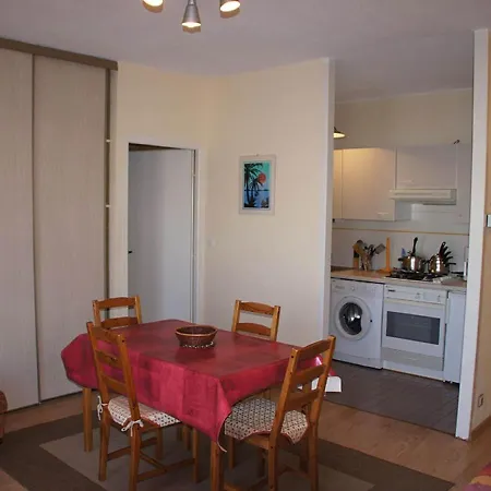 Tasteful In With Balcony * רושפור