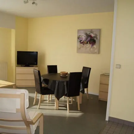 Tasteful In With Balcony רושפור