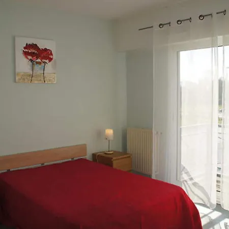 Tasteful In With Balcony רושפור
